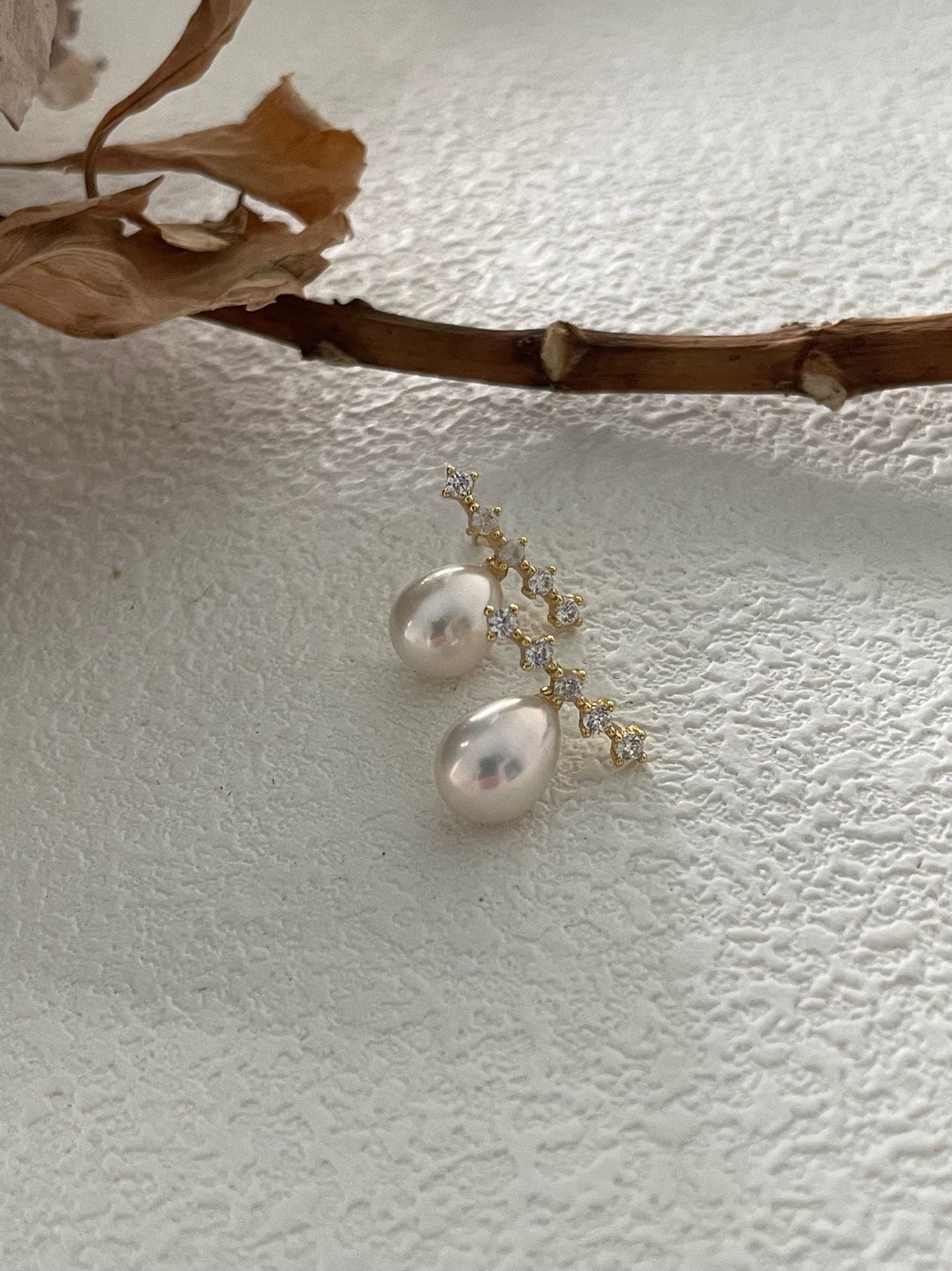 Radiant Line Pearl Studs