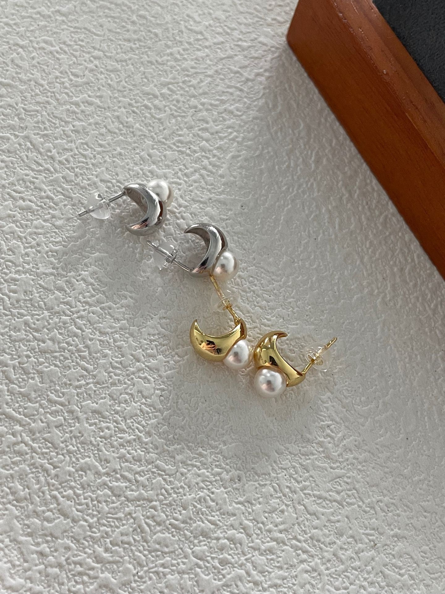 Solis Pearl Studs
