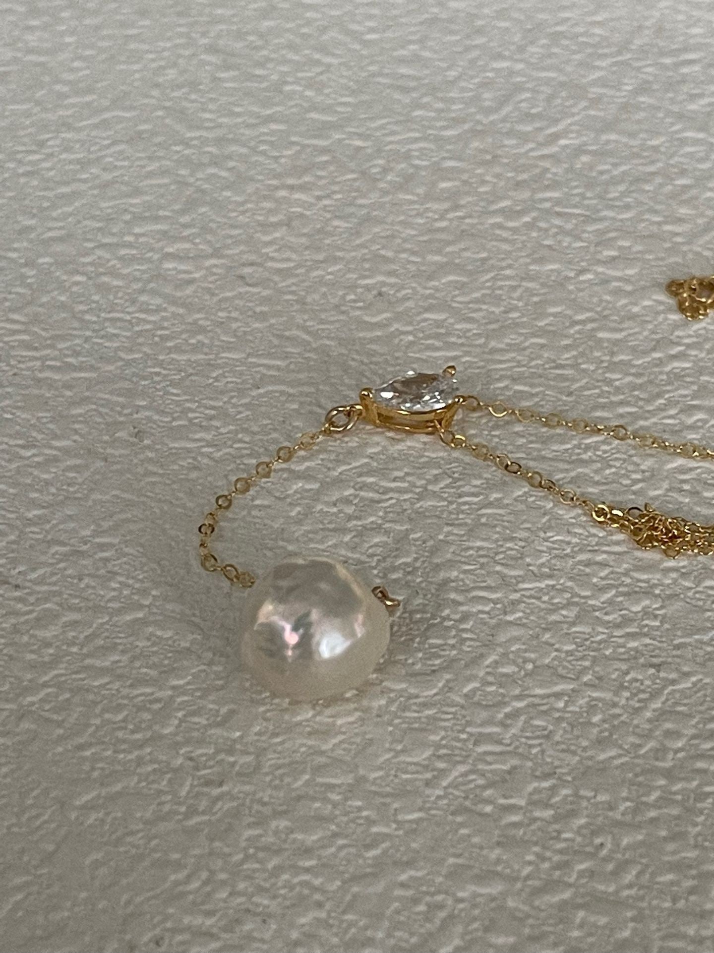 Foil Baroque Zircon Necklace