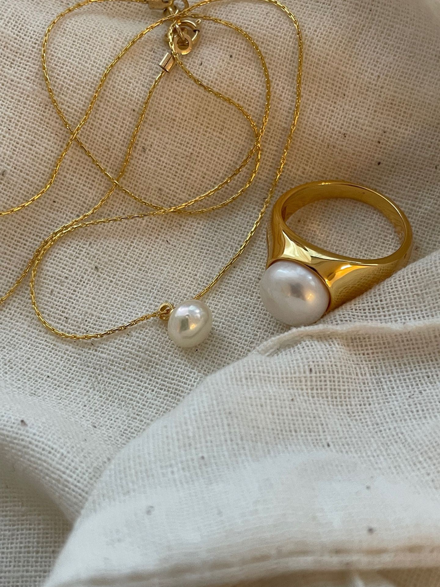 Cuddly Bubble Round Pearl Necklace