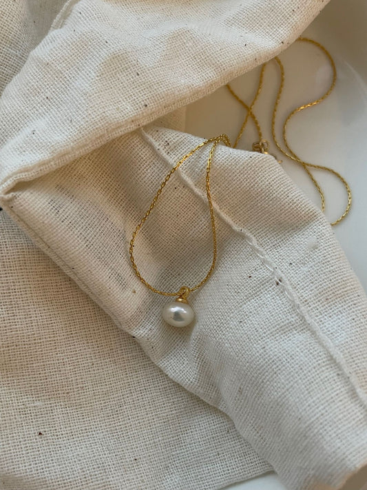Cuddly Bubble Round Pearl Necklace