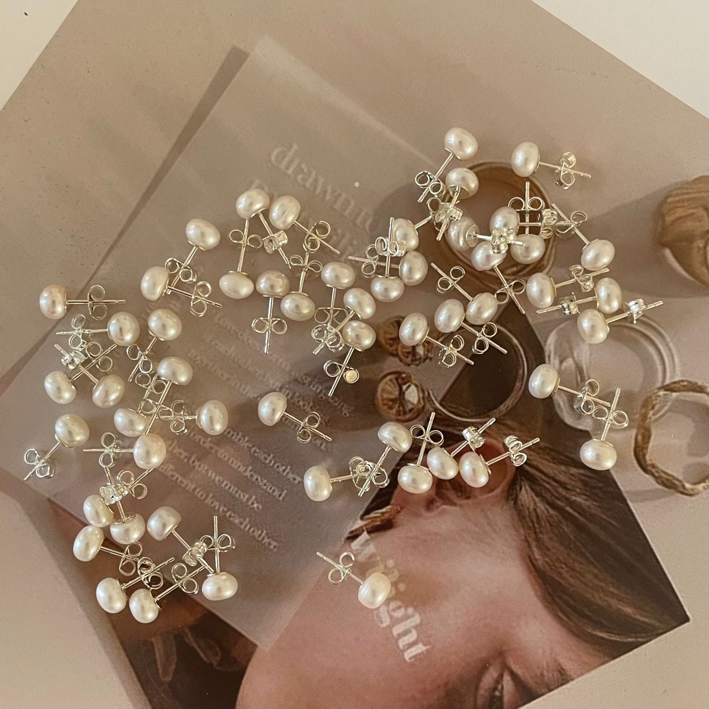 Cuddly Bubble Round Pearl Earring