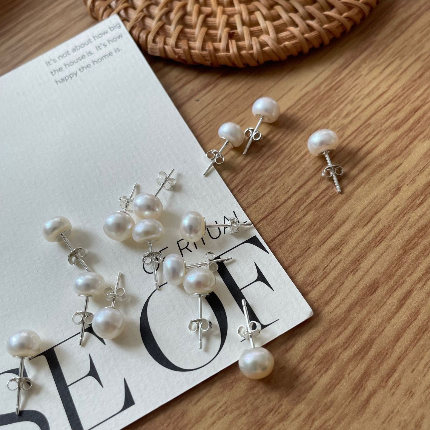 Cuddly Bubble Round Pearl Earring
