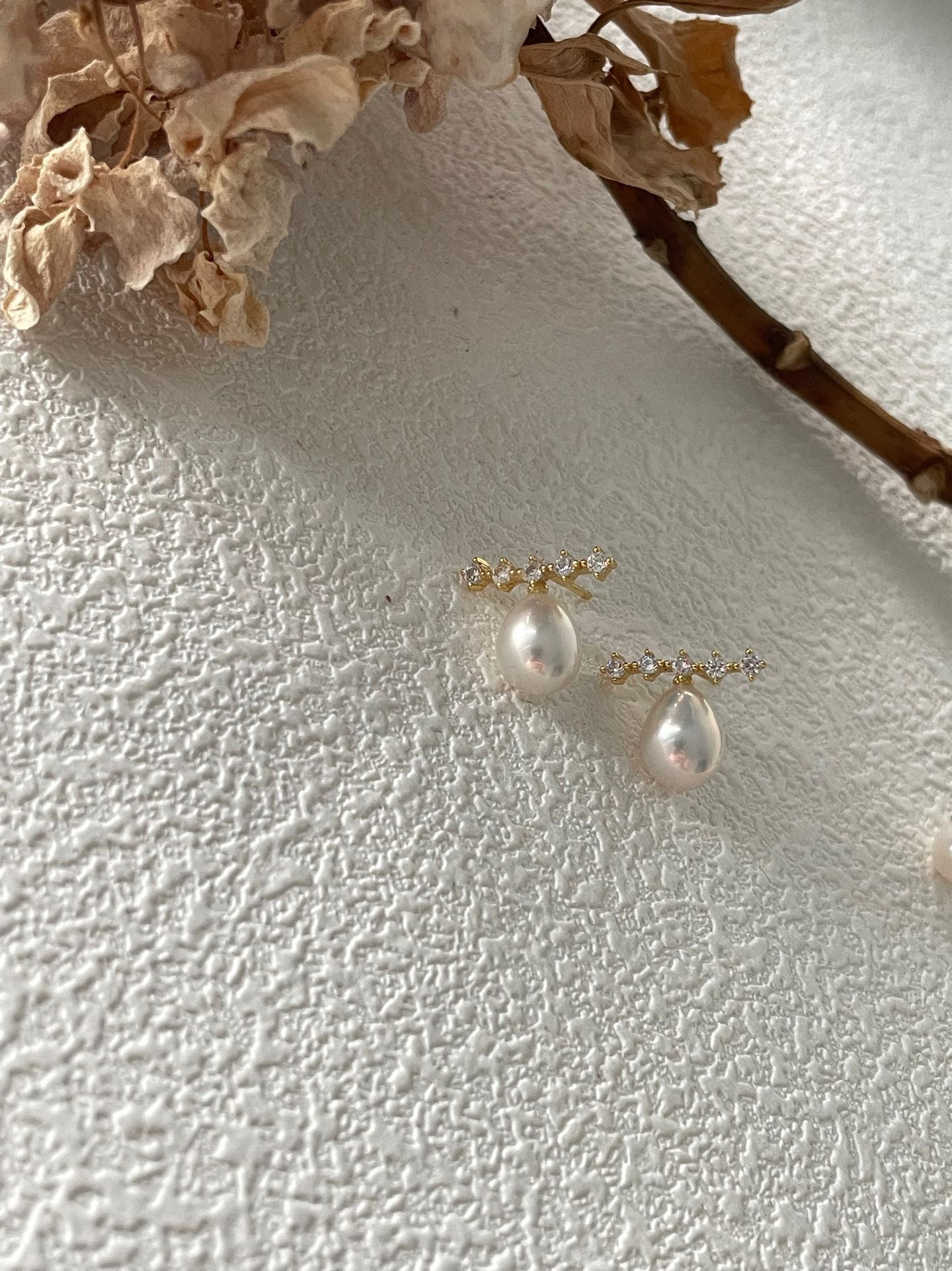 Radiant Line Pearl Studs