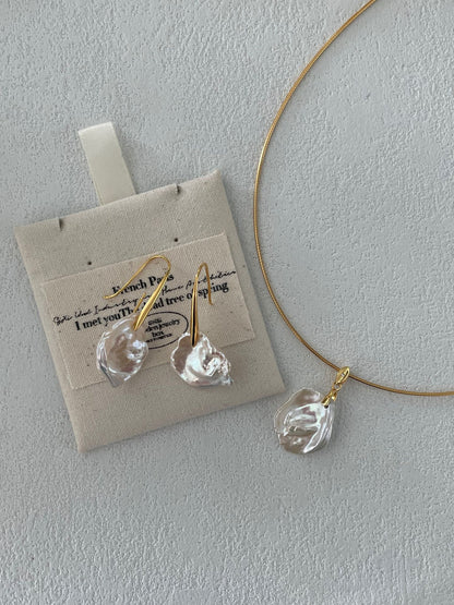 Petal Baroque Pearl Necklace