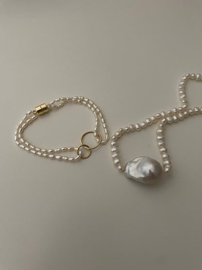 Double Loop Pearl Bracelet